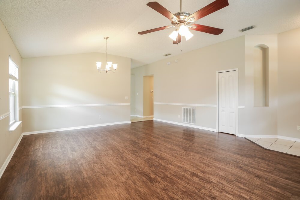 3-Bed Rental on 295 Turtle Dove photo 9