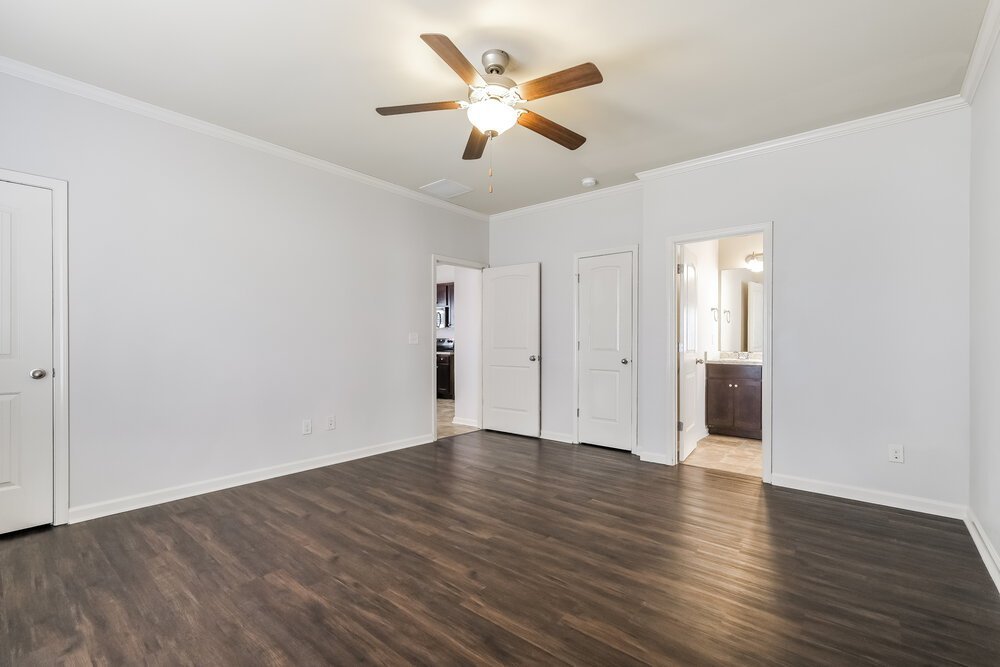 4-Bed Rental on 1314 Little Hampton photo 10