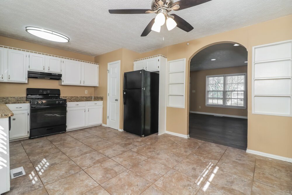 4-Bed Rental on 28 Doe Ln photo 10