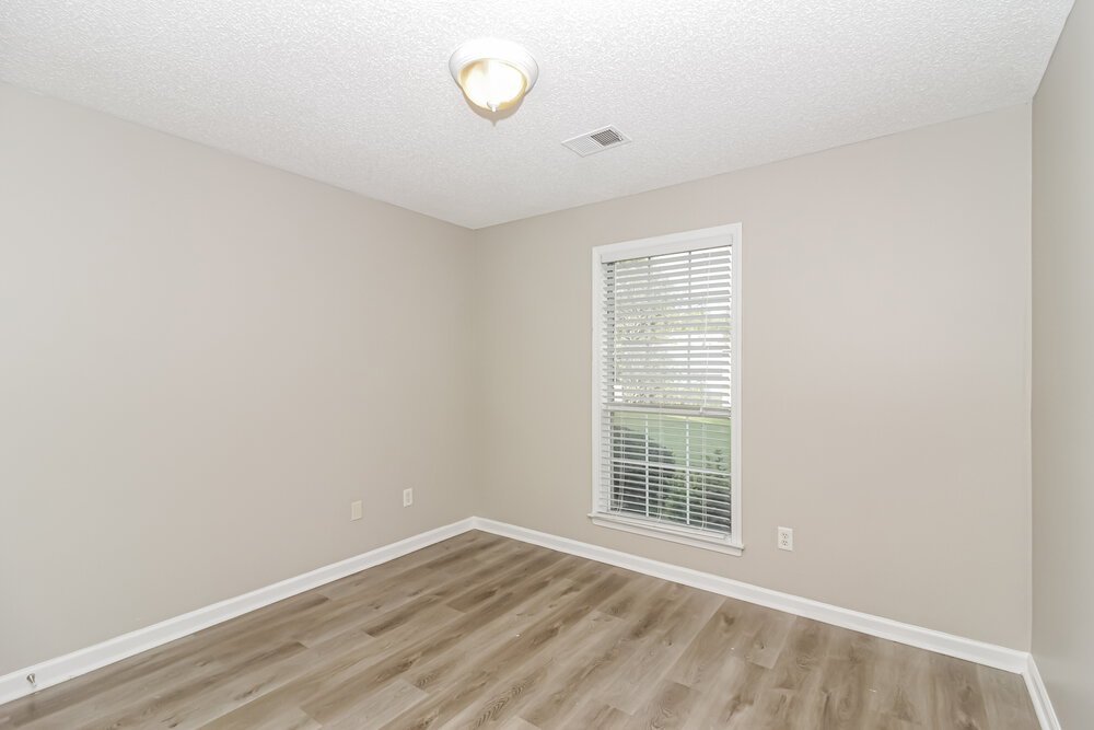 4-Bed Rental on 4845 Shadow Pine photo 11