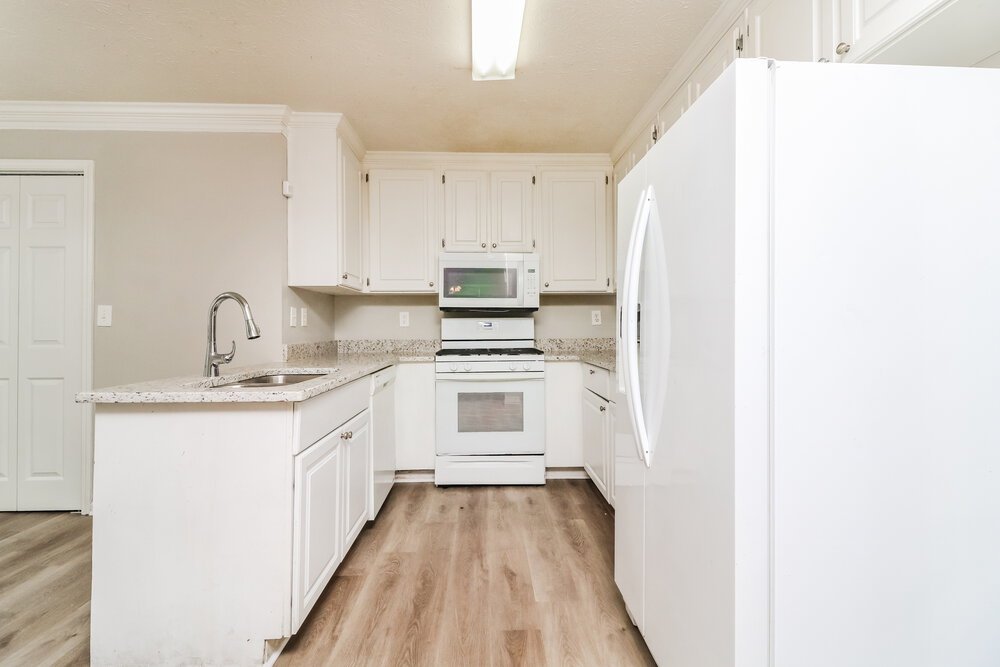 3-Bed Rental on 2446 Letha Ln photo 11