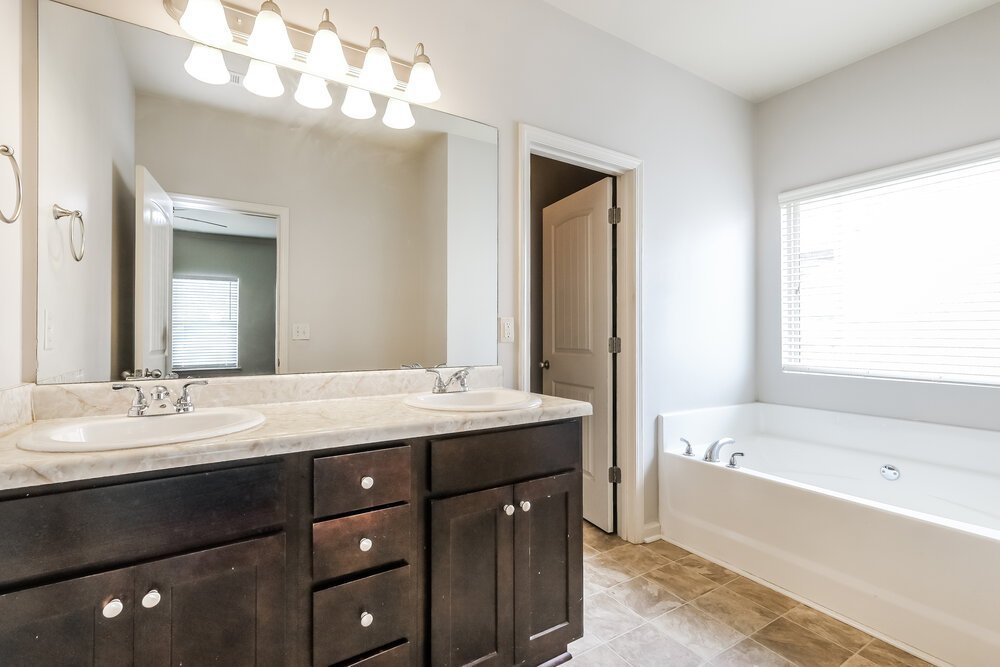 4-Bed Rental on 1314 Little Hampton photo 11