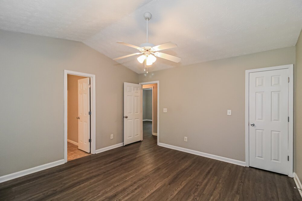 3-Bed Rental on 20 Carver Dr photo 11