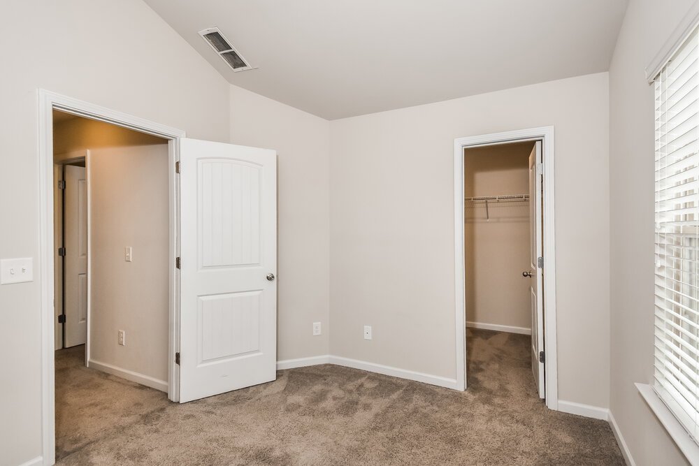 3-Bed Rental on 37 Samuel Way photo 11