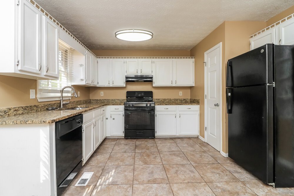 4-Bed Rental on 28 Doe Ln photo 11