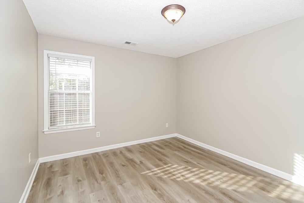 4-Bed Rental on 4845 Shadow Pine photo 12