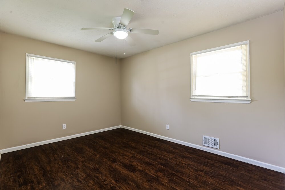 3-Bed Rental on 4649 Danna Dr photo 12