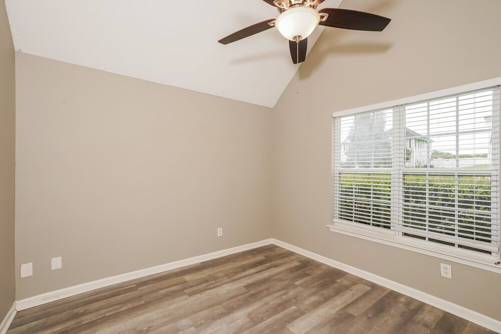 3-Bed Rental on 206 Nadia Ct photo 12
