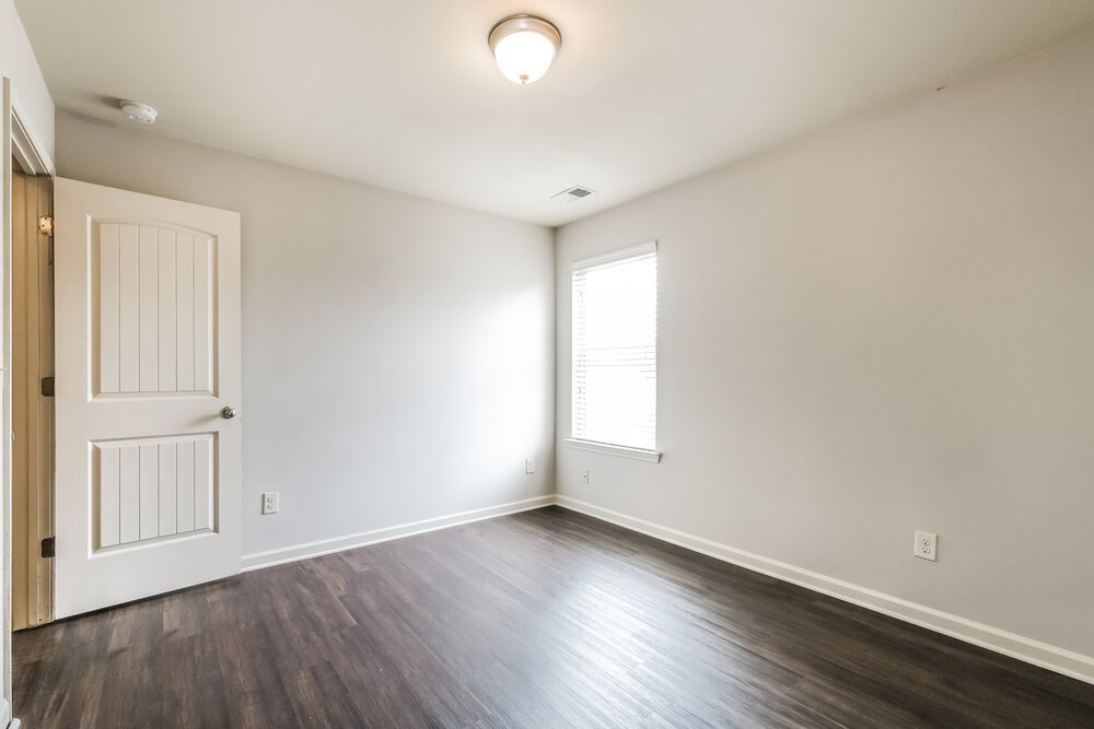 4-Bed Rental on 1314 Little Hampton photo 12