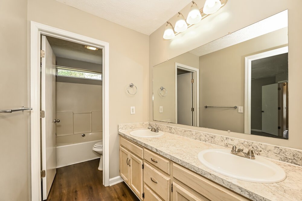 4-Bed Rental on 207 Fairfield Dr photo 12