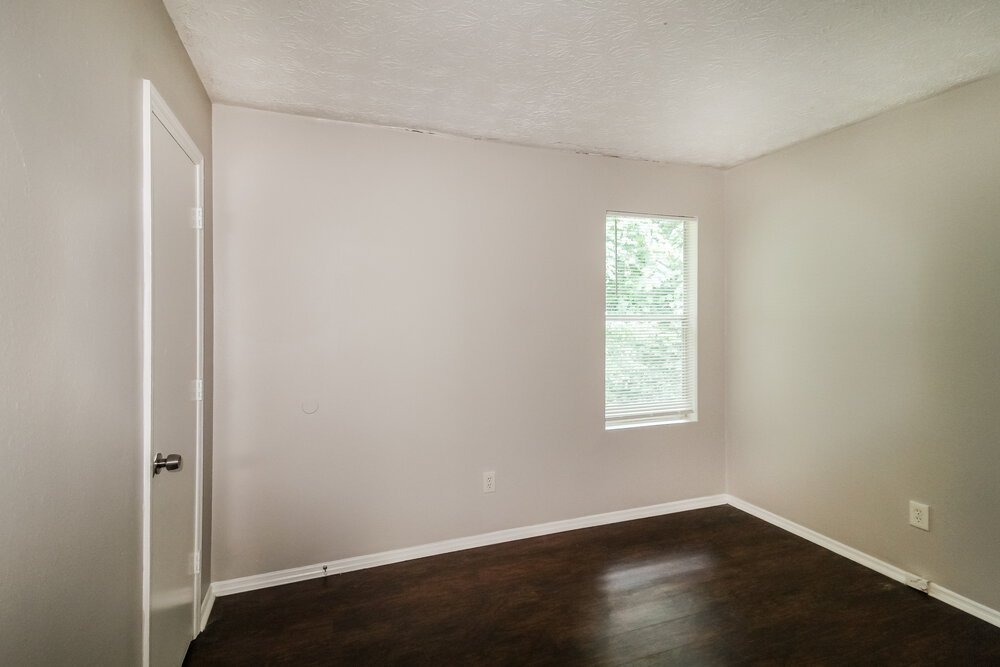 3-Bed Rental on 1985 Glenwood Downs photo 13