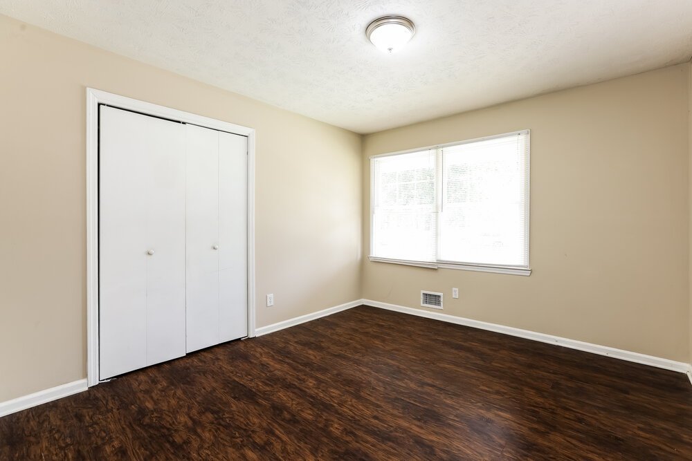 3-Bed Rental on 4649 Danna Dr photo 13