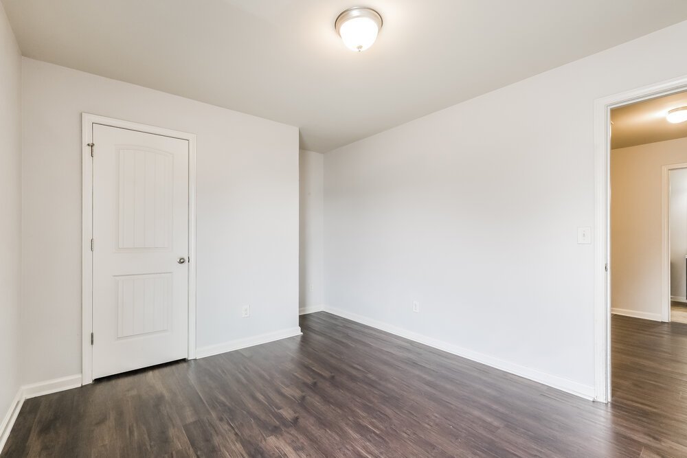4-Bed Rental on 1314 Little Hampton photo 13
