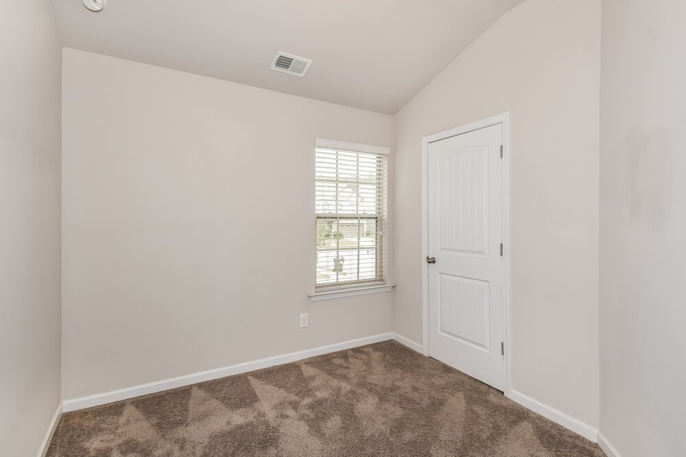 3-Bed Rental on 37 Samuel Way photo 13