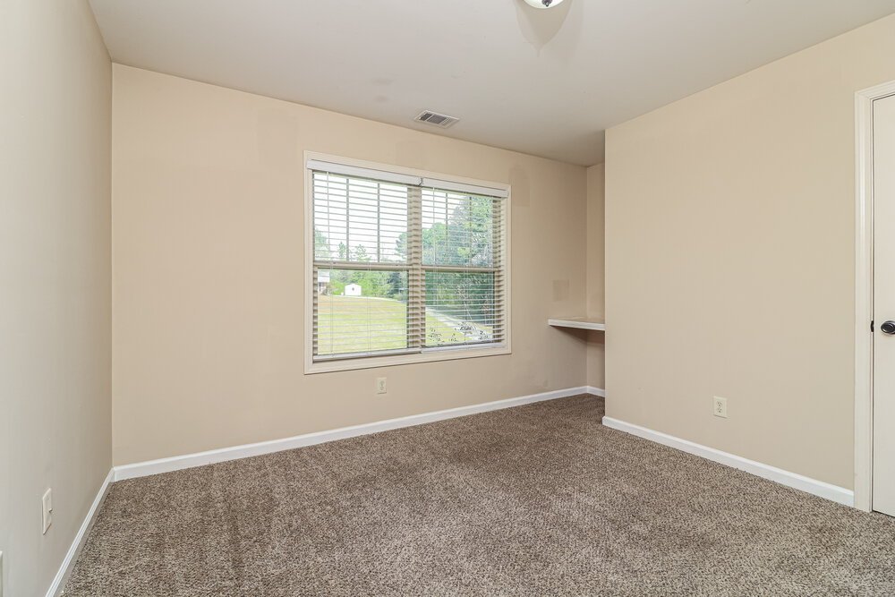 5-Bed Rental on 981 West Avenue photo 14