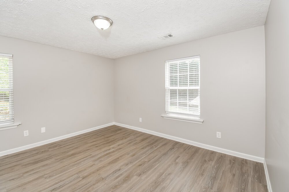 4-Bed Rental on 304 Westminster Dr photo 14