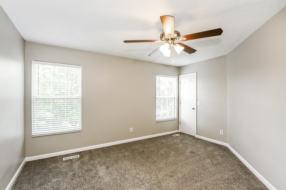 4-Bed Rental on 207 Fairfield Dr photo 14