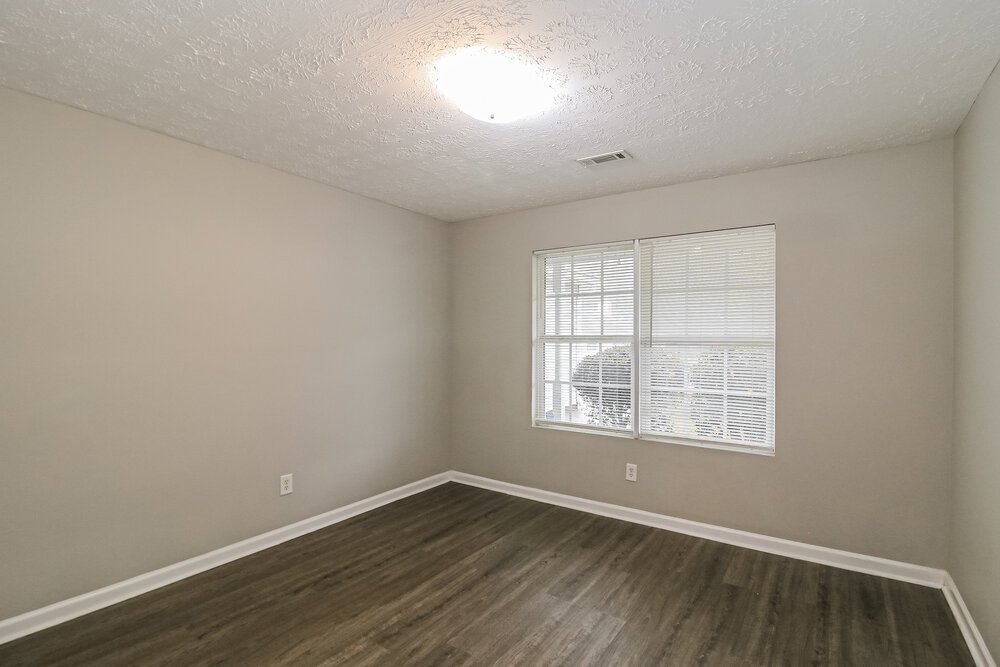 3-Bed Rental on 20 Carver Dr photo 15