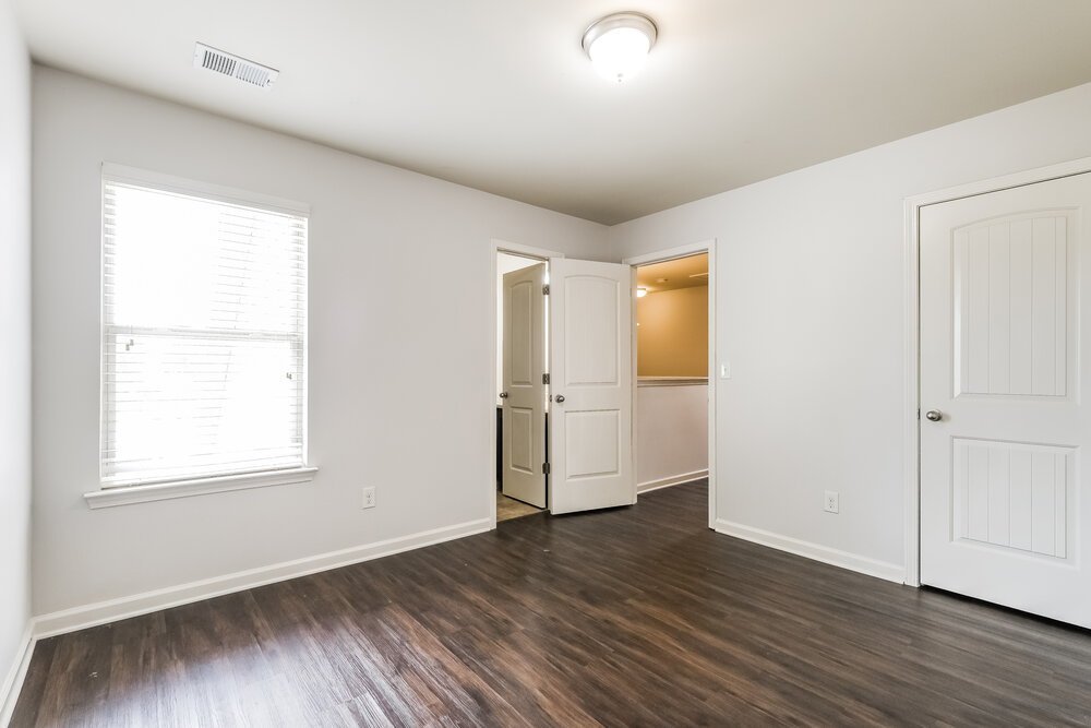 4-Bed Rental on 1314 Little Hampton photo 15