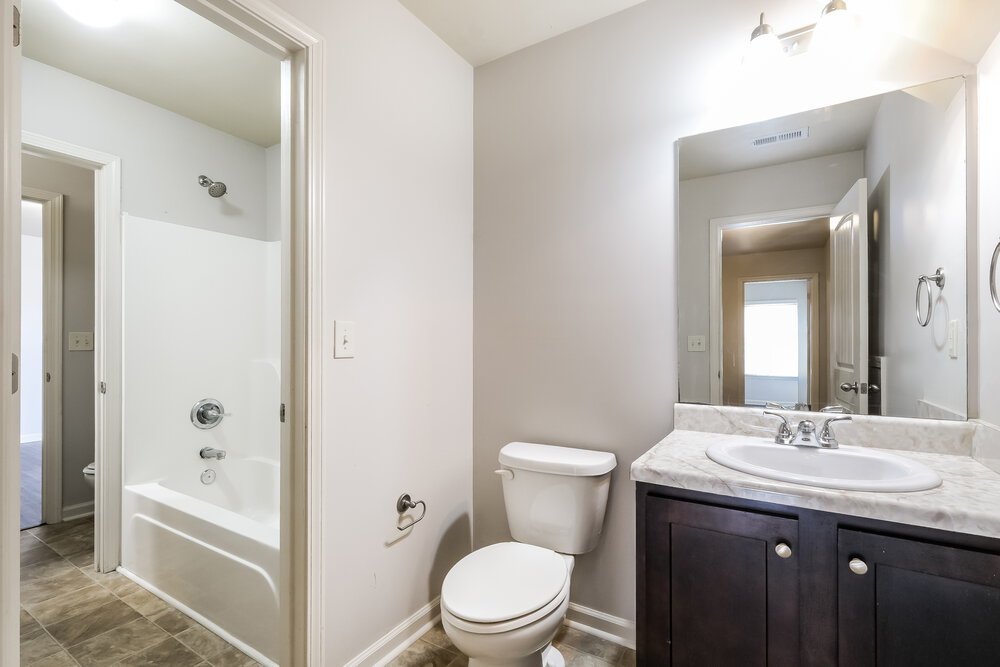 4-Bed Rental on 1314 Little Hampton photo 16