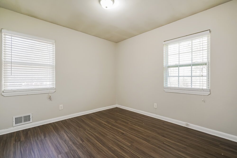 3-Bed Rental on 640 Oakdale Dr photo 16