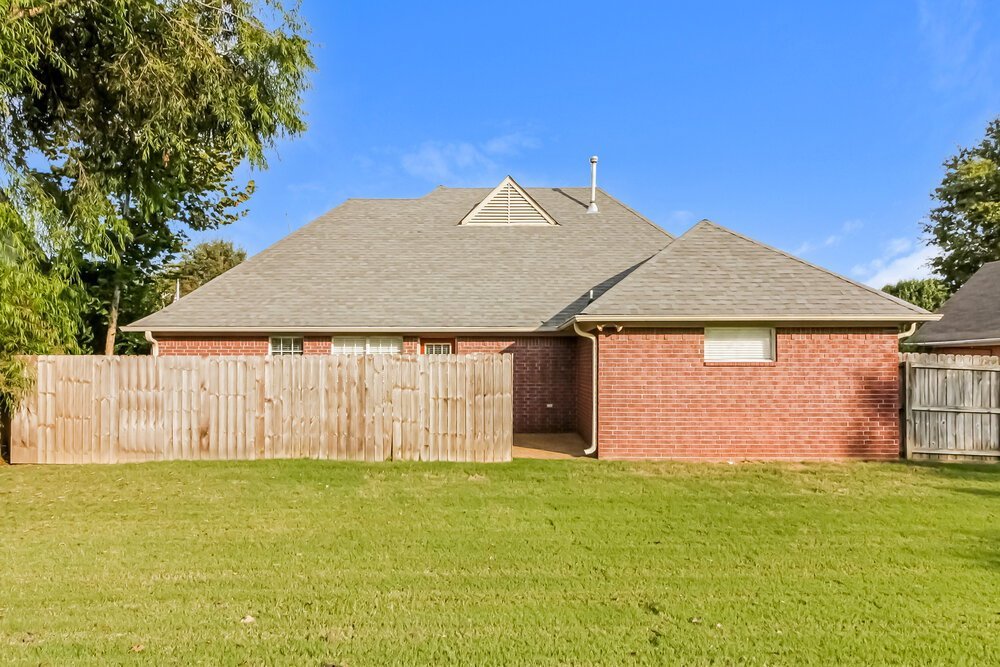 4-Bed Rental on 4845 Shadow Pine photo 16