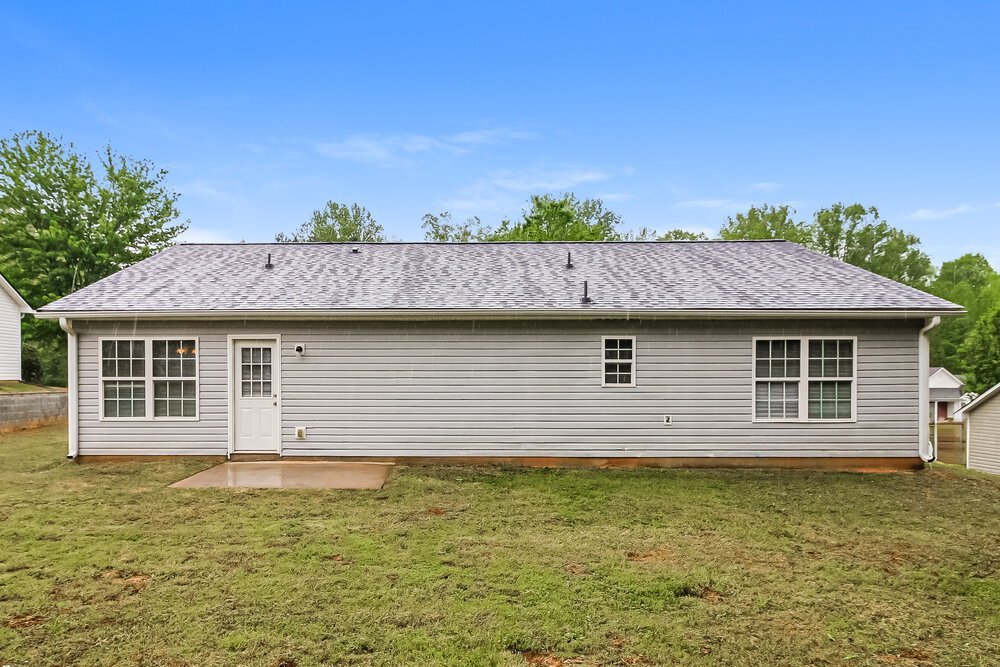 3-Bed Rental on 20 Carver Dr photo 16