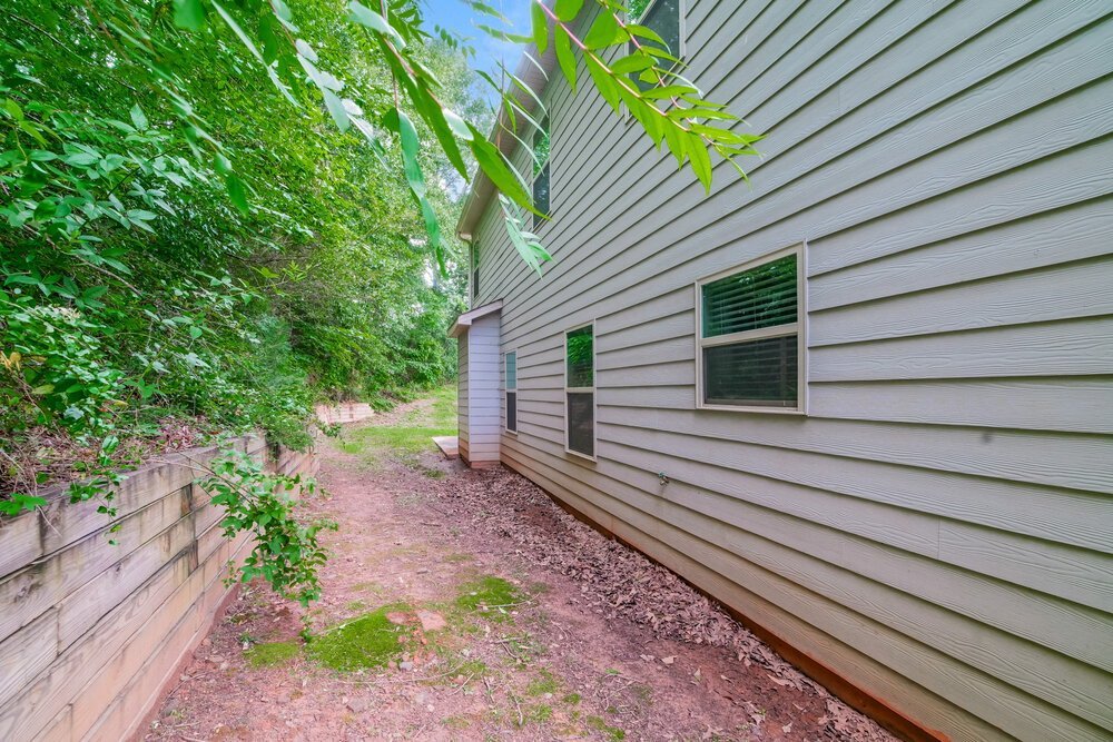 4-Bed Rental on 313 Kenmore Ct photo 17