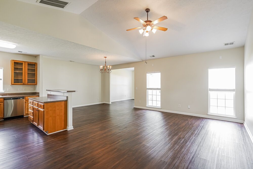 3-Bed Rental on 130 Megan St photo 3