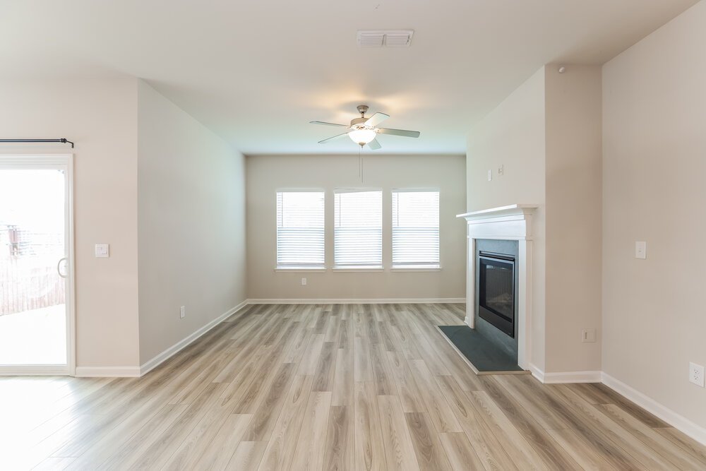 4-Bed Rental on 5842 Union Grove photo 4