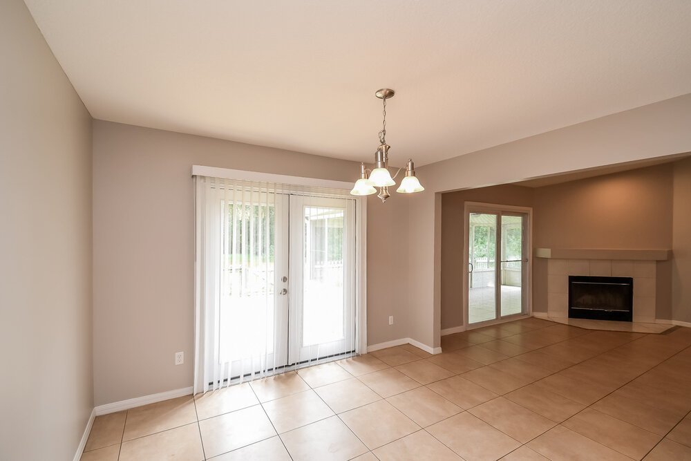 3-Bed Rental on 1509 Maple Leaf photo 5