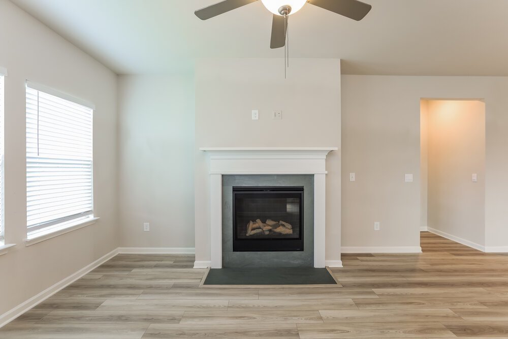 4-Bed Rental on 5842 Union Grove photo 5