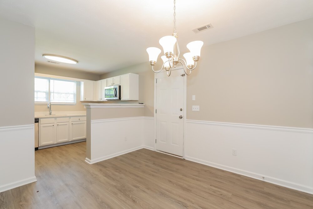 4-Bed Rental on 1052 Navaho Trl photo 5