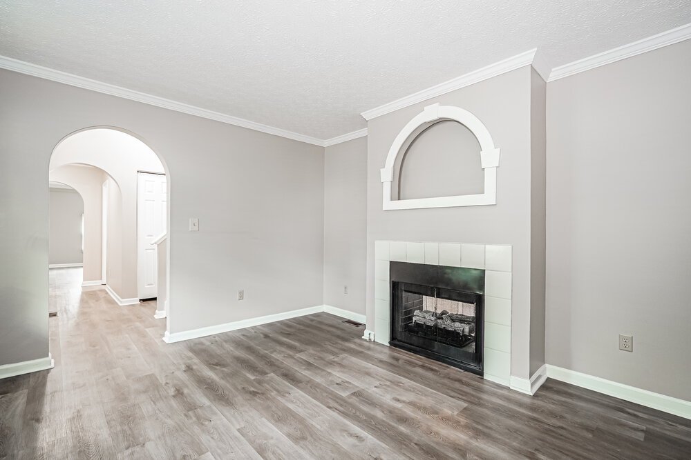 3-Bed Rental on 7927 Oak Valley photo 6