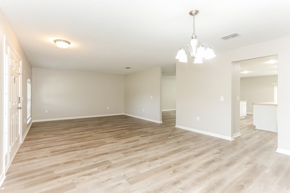 4-Bed Rental on 97122 Yorkshire Dr photo 6