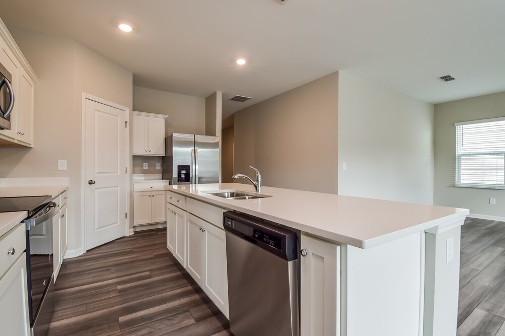 4-Bed Rental on 570 Knightsbridge Lane photo 6