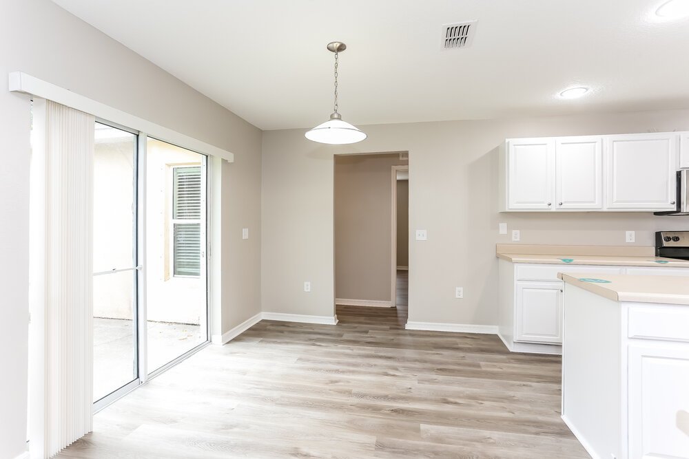 4-Bed Rental on 97122 Yorkshire Dr photo 7