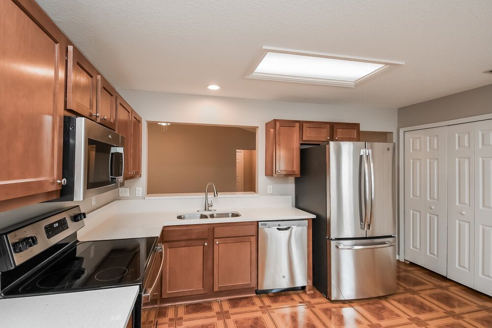 3-Bed Rental on 1509 Maple Leaf photo 7