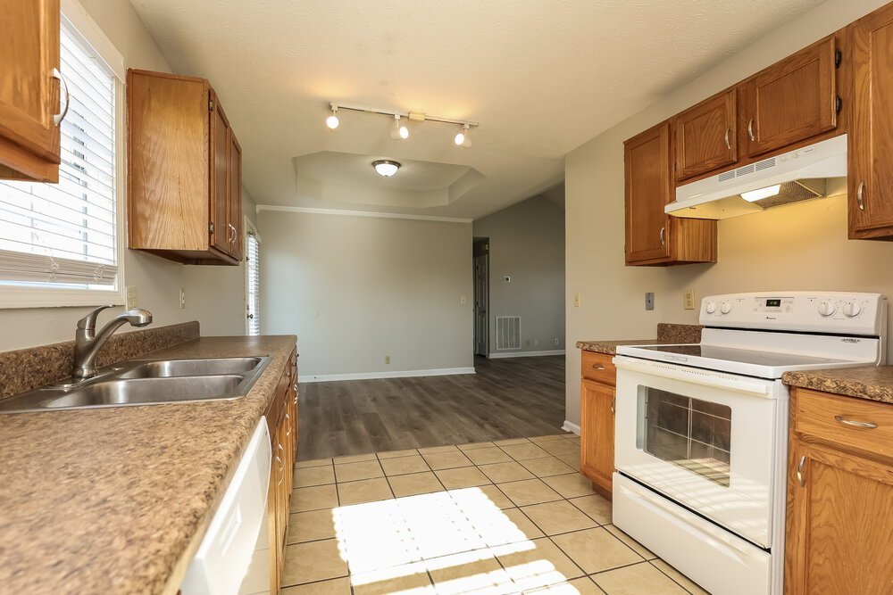 3-Bed Rental on 121 Lee Court photo 7