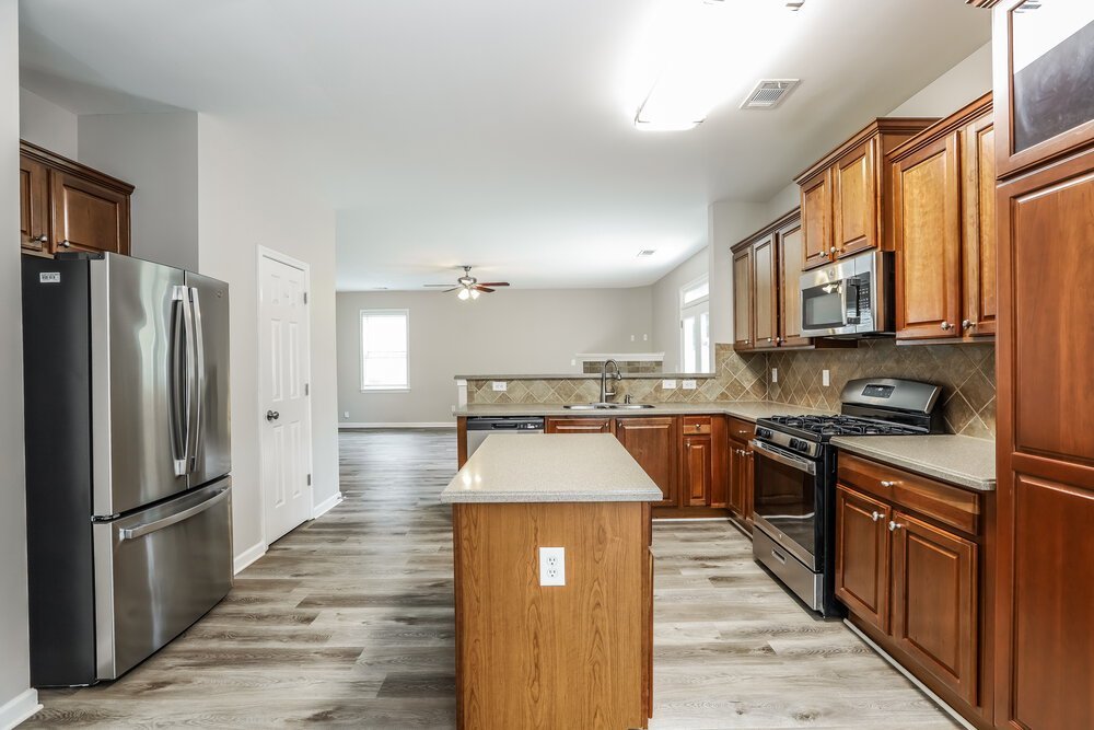 4-Bed Rental on 5485 Fieldfreen Dr photo 7