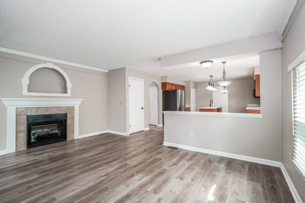 3-Bed Rental on 7927 Oak Valley photo 8