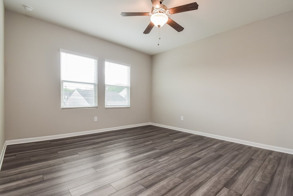 4-Bed Rental on 570 Knightsbridge Lane photo 8