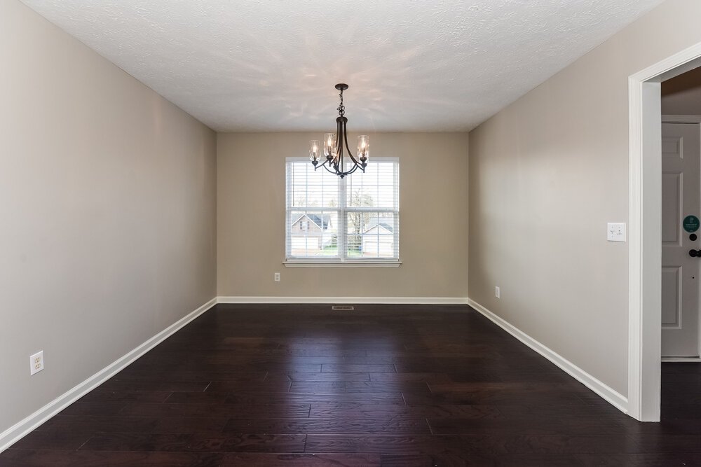 4-Bed Rental on 3602 Sussex Ct photo 8