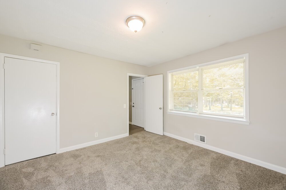 4-Bed Rental on 627 Grayson Parkway photo 8