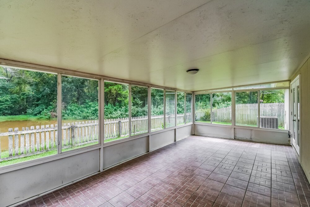 3-Bed Rental on 1509 Maple Leaf photo 8