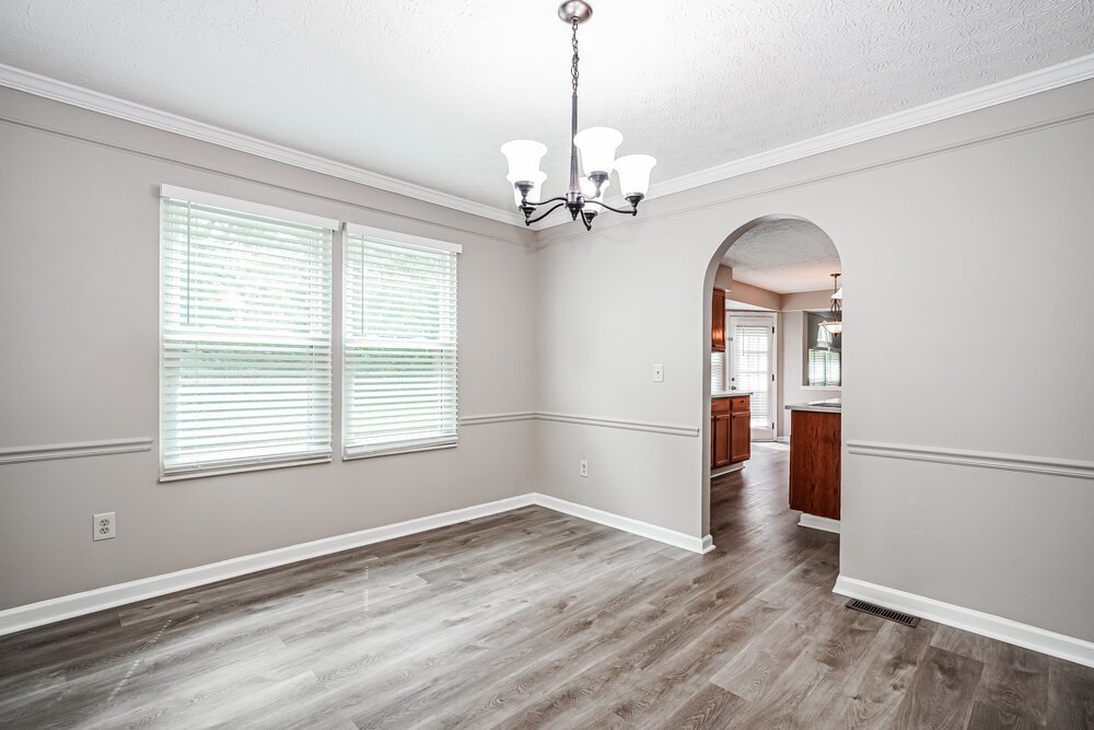 3-Bed Rental on 7927 Oak Valley photo 9