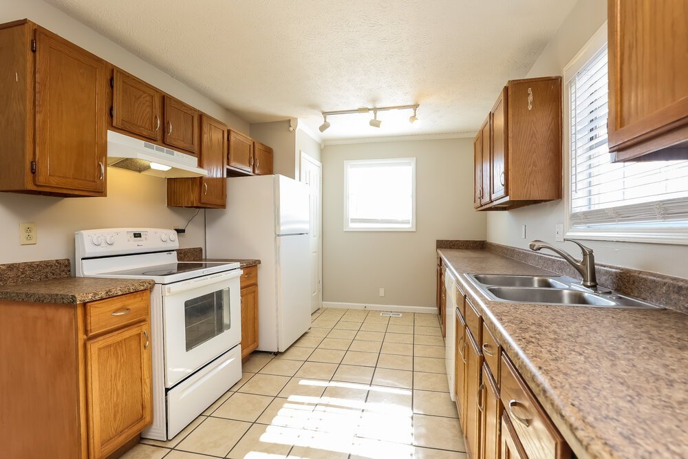 3-Bed Rental on 121 Lee Court photo 9