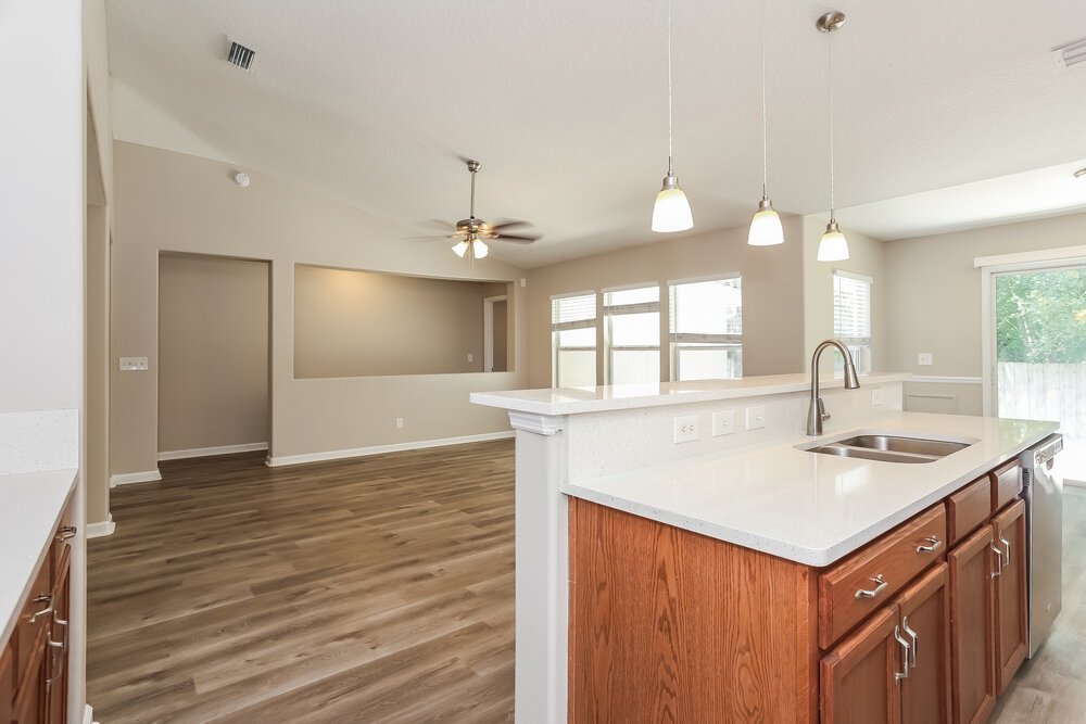 3-Bed Rental on 392 Bostwick Cir photo 9
