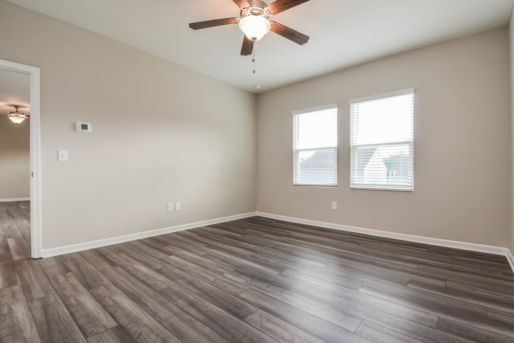 4-Bed Rental on 570 Knightsbridge Lane photo 9