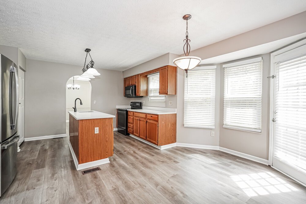 3-Bed Rental on 7927 Oak Valley photo 10